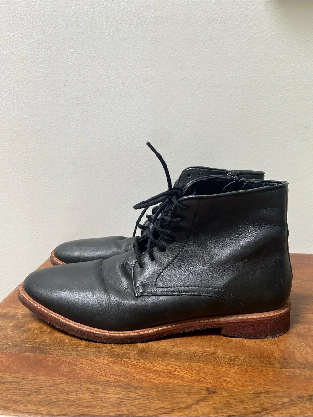 Rustic Asphalt Men's Black Leather Lace-Up Chukka Ankle Boots